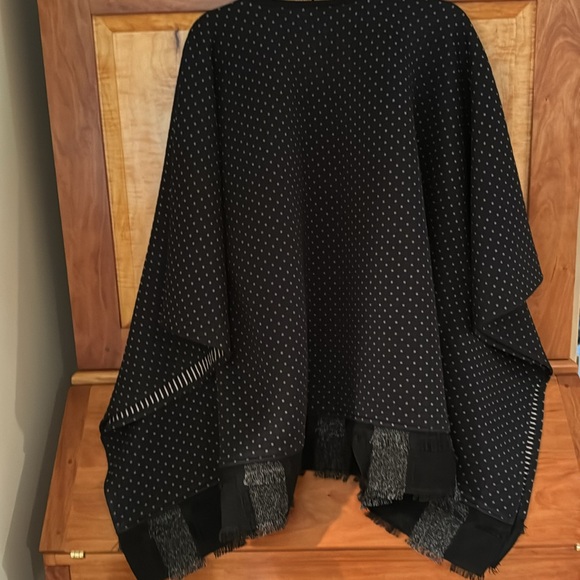 Black cotton poncho - Picture 4 of 4